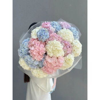 Bouquet with hydrangea