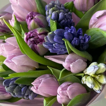 Hyacinths and Tulips in the bouquet “Lavender Dreams”