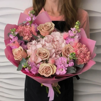 Designer bouquet with hydrangea